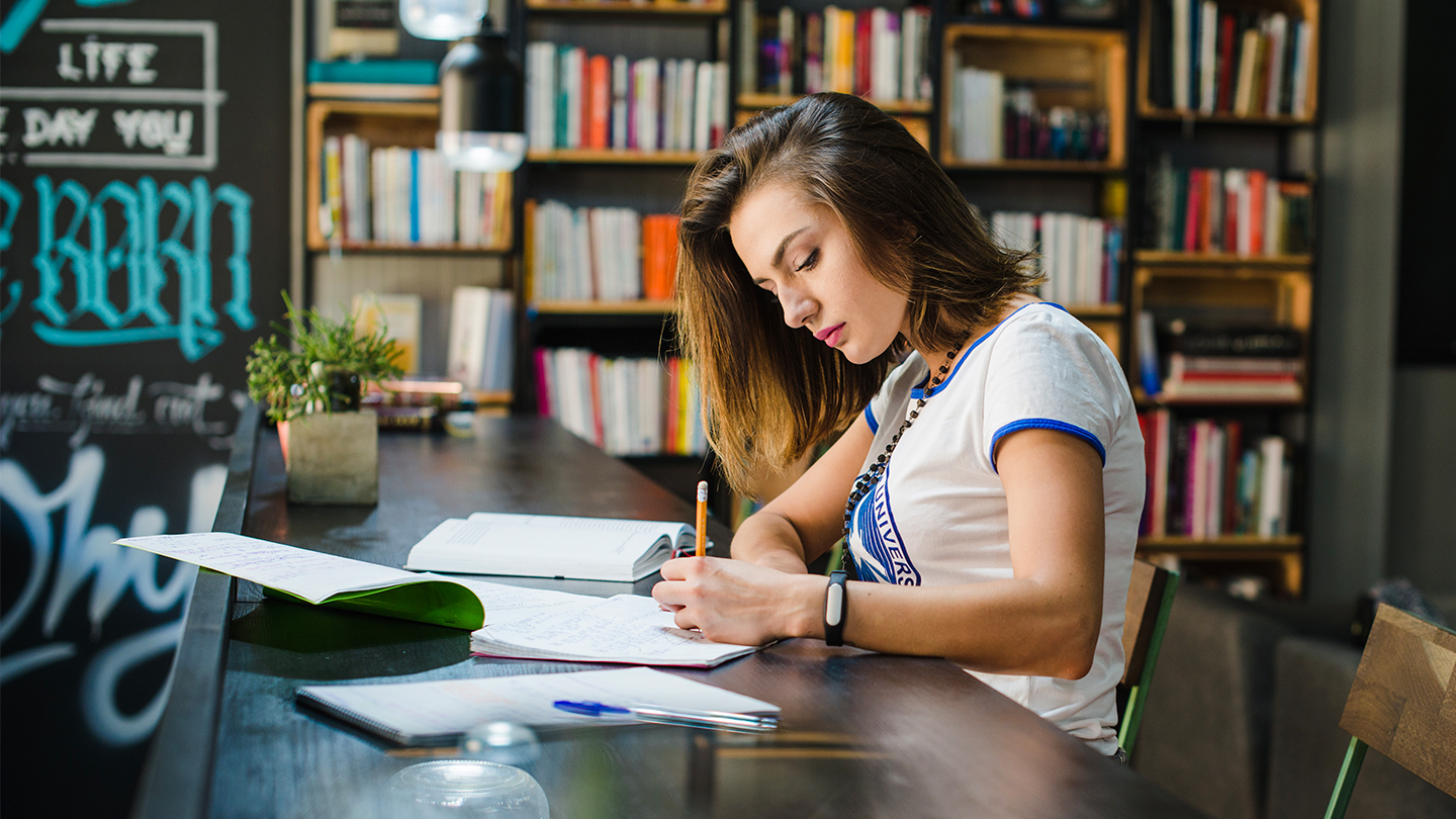 big-brain-languages-exam-prep-student Student preparing for B1 English test